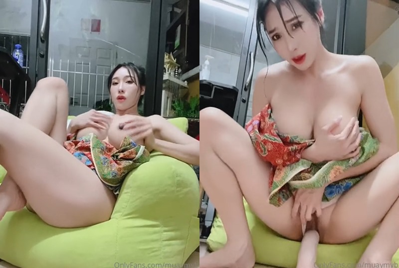 ดูคลิบหลุดโอลี่แฟน Muaymyb น้องแอม มิยาบิ xxxx ใส่ผ้าถุงแล้วขย่มควยปลอม