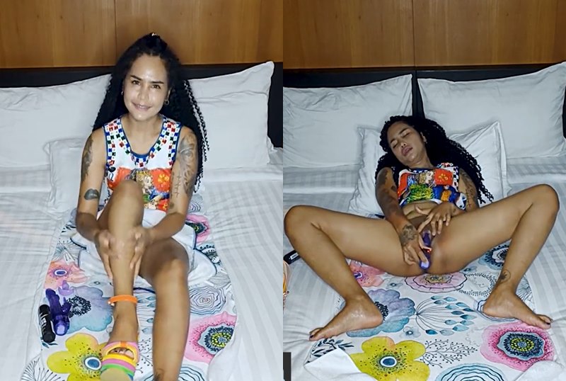 Beautiful big ass Asian teen Lily Koh fucked herself after passion posing action