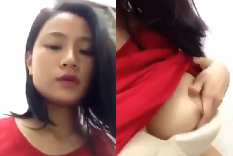 Vú to em show trong phòng tắm