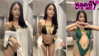 Vídeo pornográfico da irmãzinha Mlive, linda e sexy de forma provocante, postando poses sugestivas e realizando shows sensuais ao vivo de forma excitante.